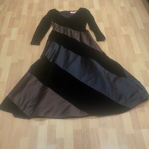 Oscar de la Renta Black and Brown V-Neck Long Sleeve Gown